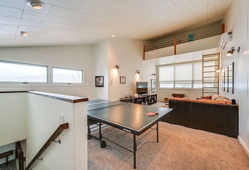 Lakeside Whitefish Cottage W/ Private Hot Tub!