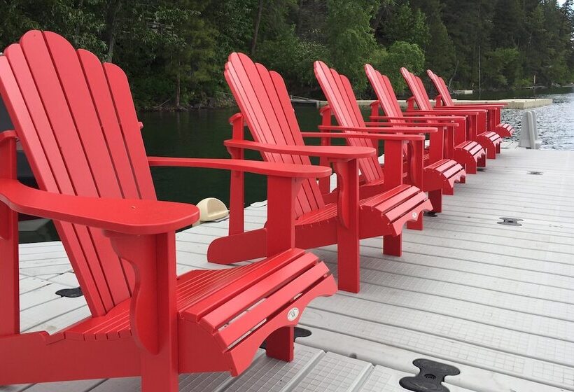 Lakeside Whitefish Cottage W/ Private Hot Tub!