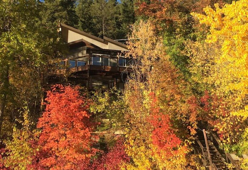 Lakeside Whitefish Cottage W/ Private Hot Tub!