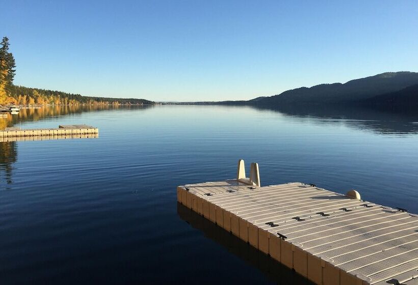 Lakeside Whitefish Cottage W/ Private Hot Tub!
