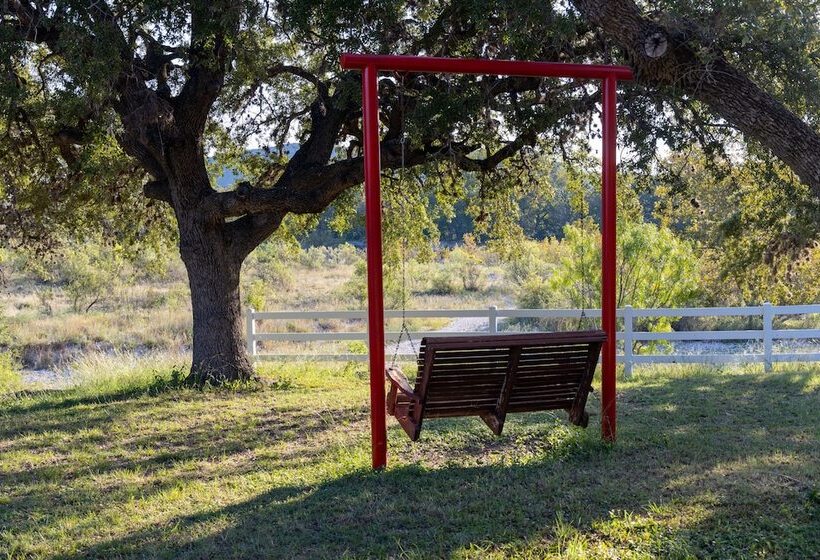 Nueces River Rv & Cabin Resort