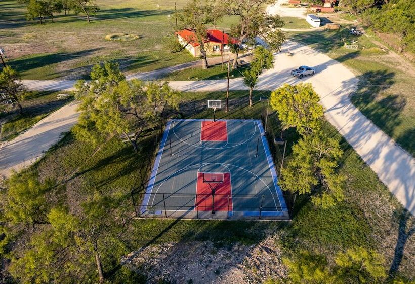 Nueces River Rv & Cabin Resort