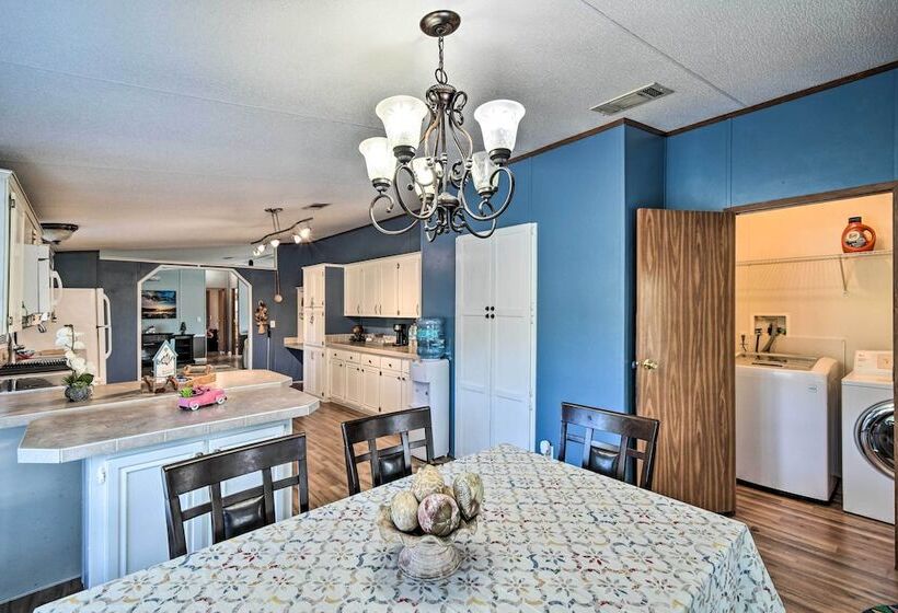 Palatka Hideaway W/ Fireplace & Private Porch