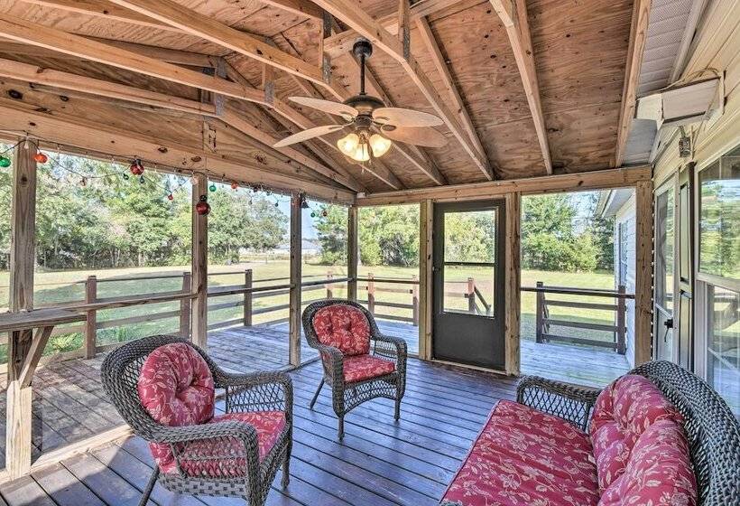 Palatka Hideaway W/ Fireplace & Private Porch