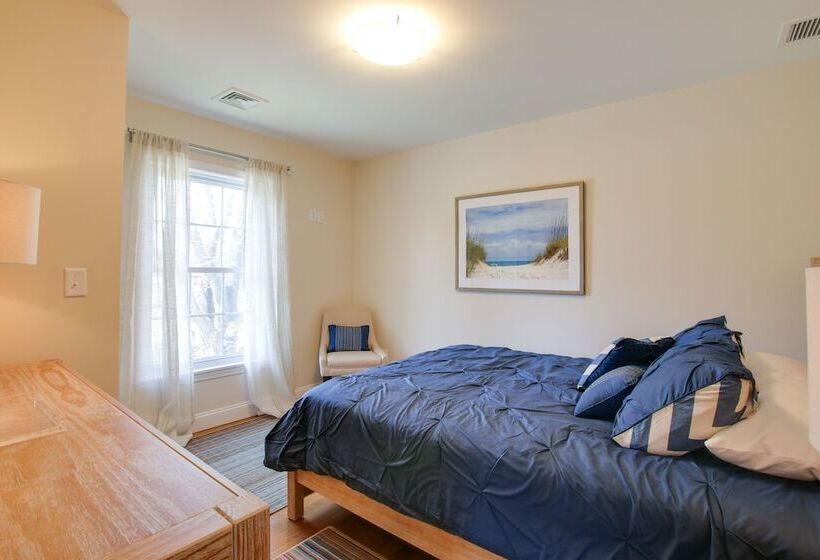 Charming Home W/ Yard: Steps To Pawcatuck River!