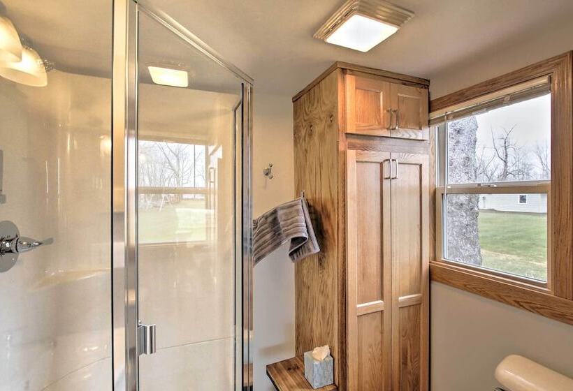 Peace & Premier Fishing On Bay Of Green Bay!