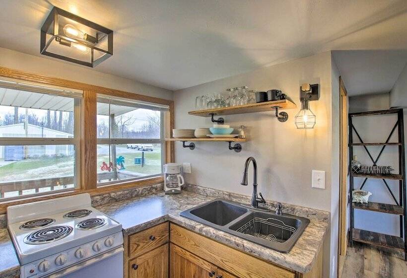 Peace & Premier Fishing On Bay Of Green Bay!