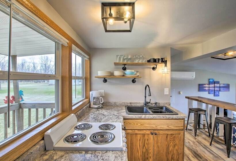 Peace & Premier Fishing On Bay Of Green Bay!