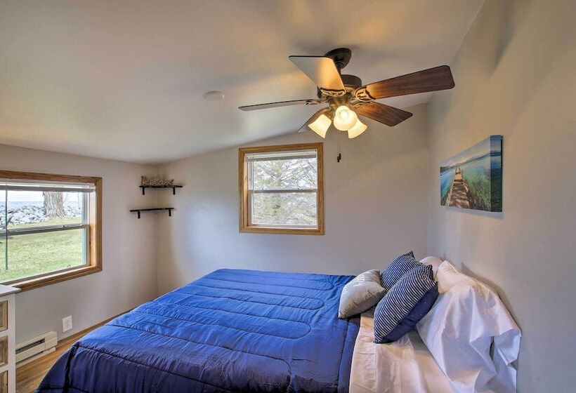 Peace & Premier Fishing On Bay Of Green Bay!