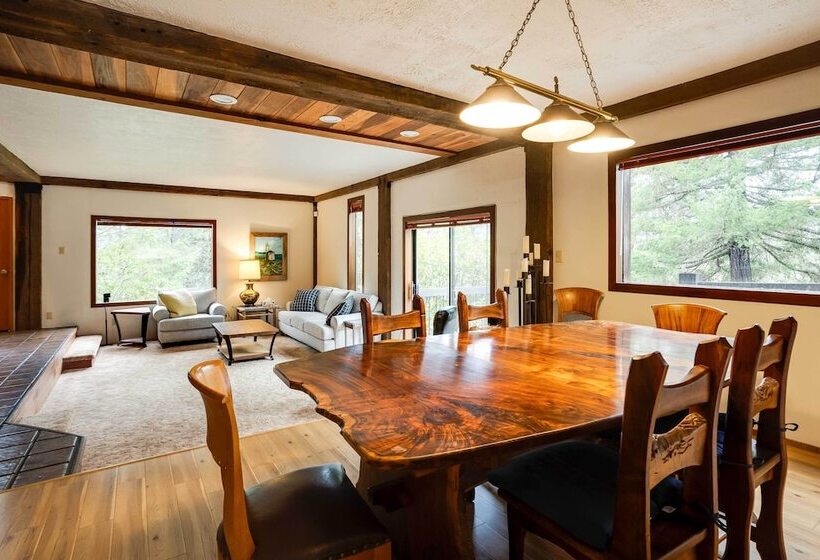 Peaceful Applegate River Valley Sanctuary!