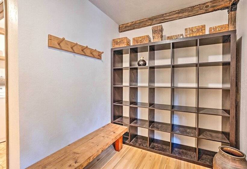 Peaceful Applegate River Valley Sanctuary!