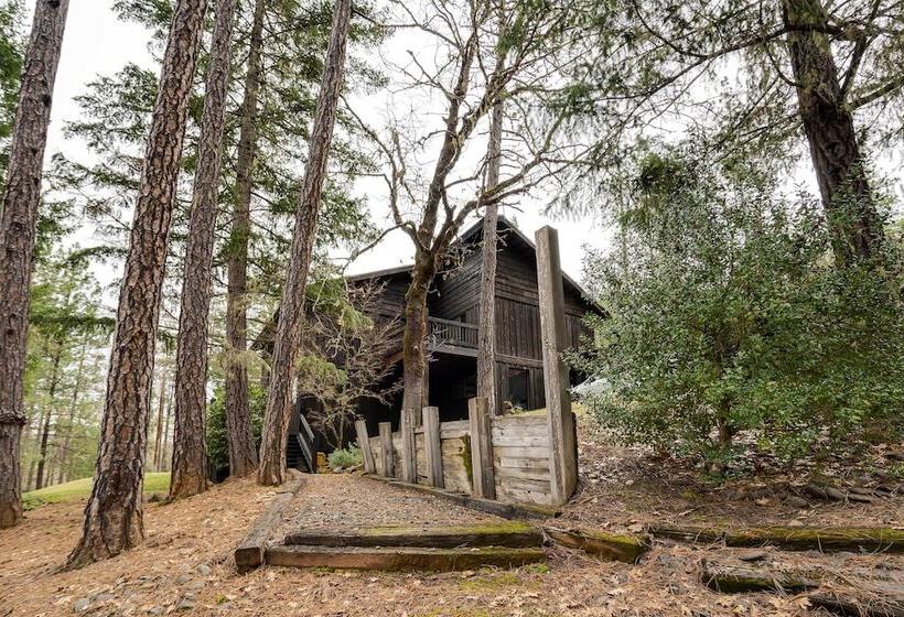 Peaceful Applegate River Valley Sanctuary!