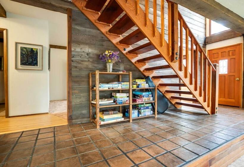 Peaceful Applegate River Valley Sanctuary!