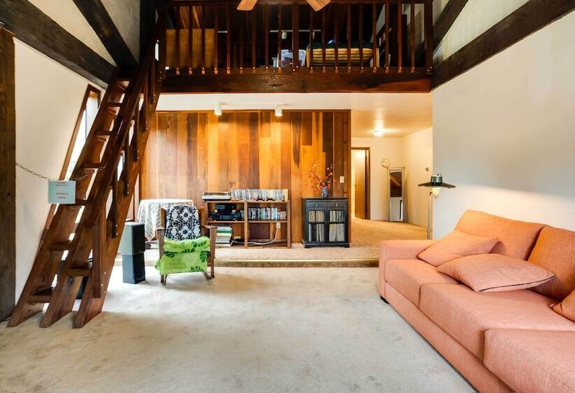 Peaceful Applegate River Valley Sanctuary!