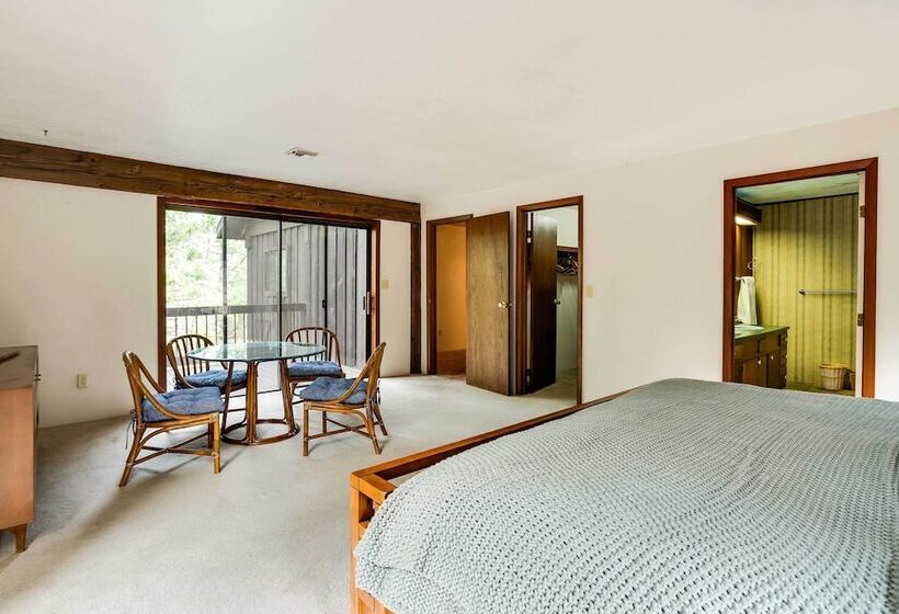 Peaceful Applegate River Valley Sanctuary!