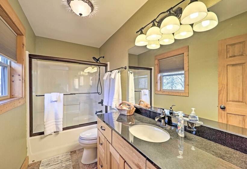 Near Ski Areas: Mtn View Banner Elk Cabin