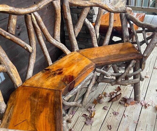 Near Ski Areas: Mtn View Banner Elk Cabin