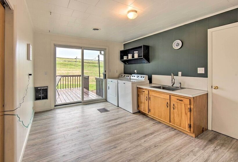 Peaceful Belleville Retreat W/ Farm Views!