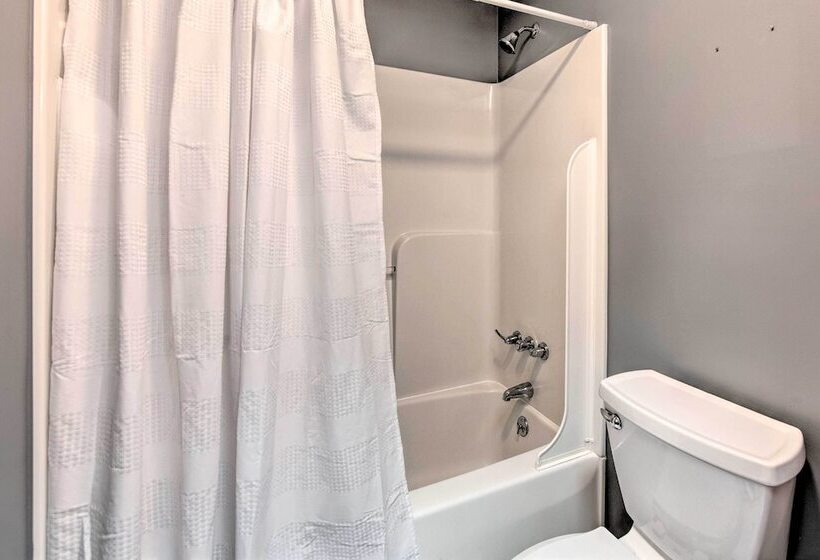 Peaceful Belleville Retreat W/ Farm Views!