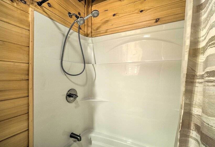 Peaceful Decatur Cabin W/ Grill & Fire Pit!