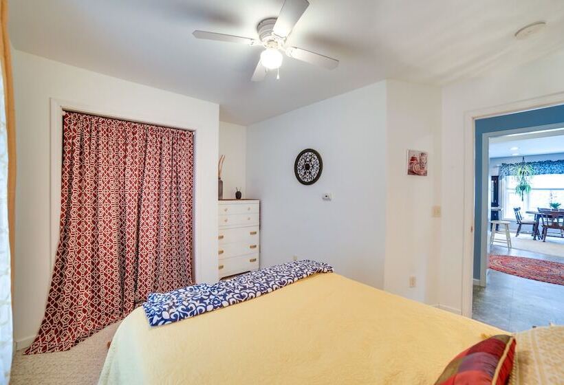 Peaceful Ishpeming Retreat: Walk To Deer Lake