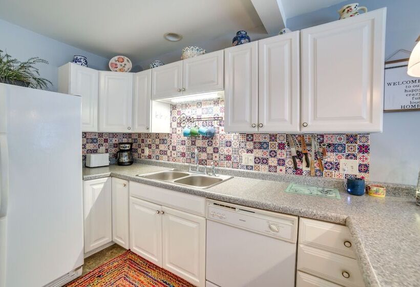 Peaceful Ishpeming Retreat: Walk To Deer Lake