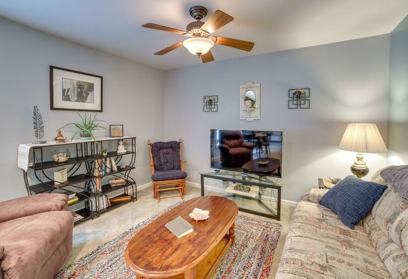 Peaceful Ishpeming Retreat: Walk To Deer Lake