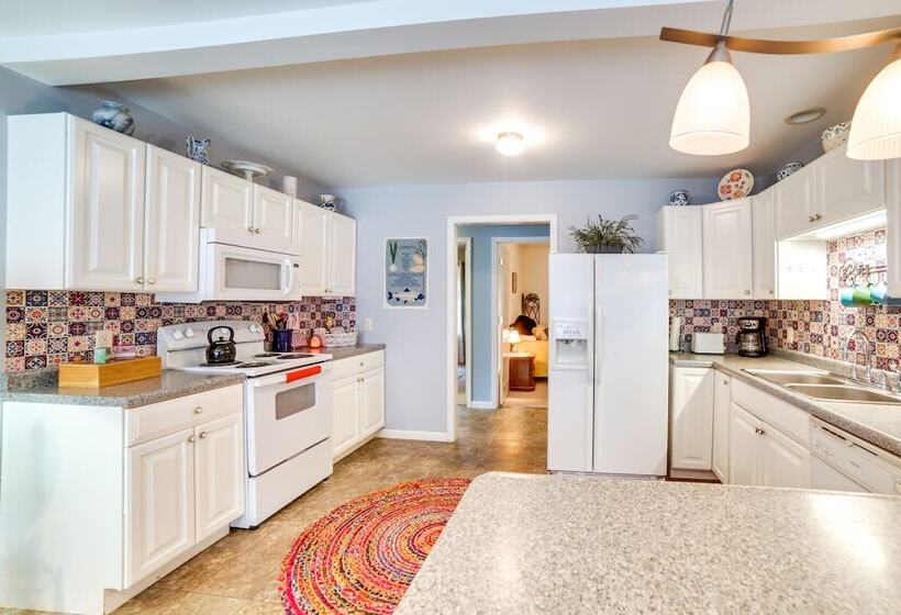 Peaceful Ishpeming Retreat: Walk To Deer Lake