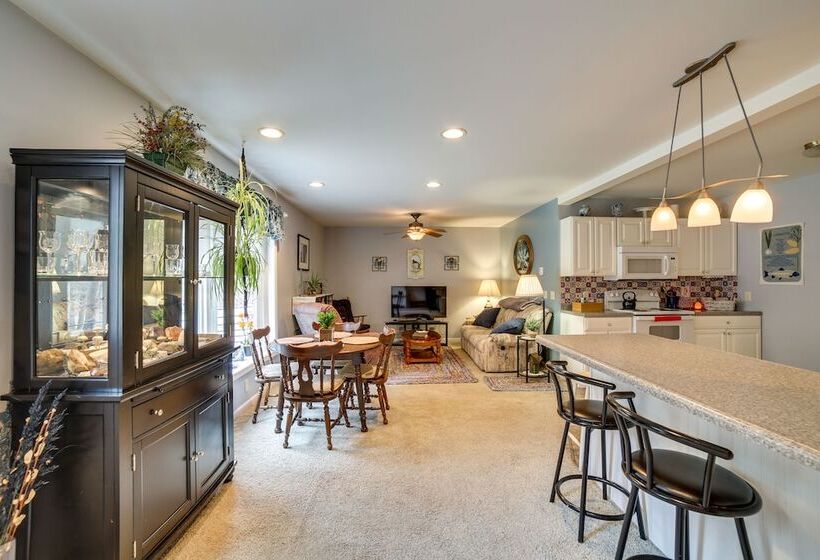 Peaceful Ishpeming Retreat: Walk To Deer Lake