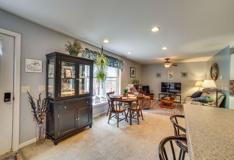 Peaceful Ishpeming Retreat: Walk To Deer Lake