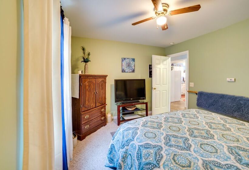 Peaceful Ishpeming Retreat: Walk To Deer Lake