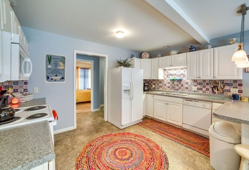 Peaceful Ishpeming Retreat: Walk To Deer Lake