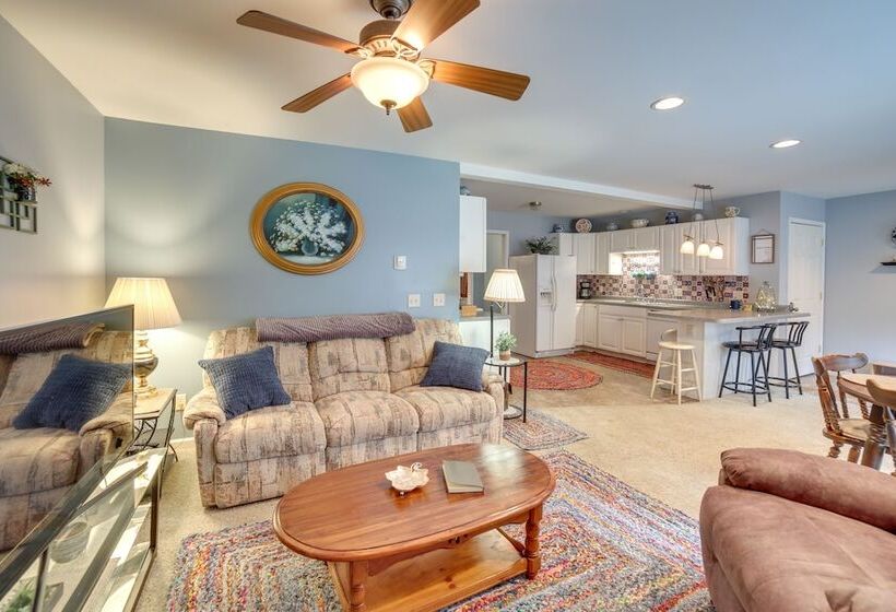 Peaceful Ishpeming Retreat: Walk To Deer Lake