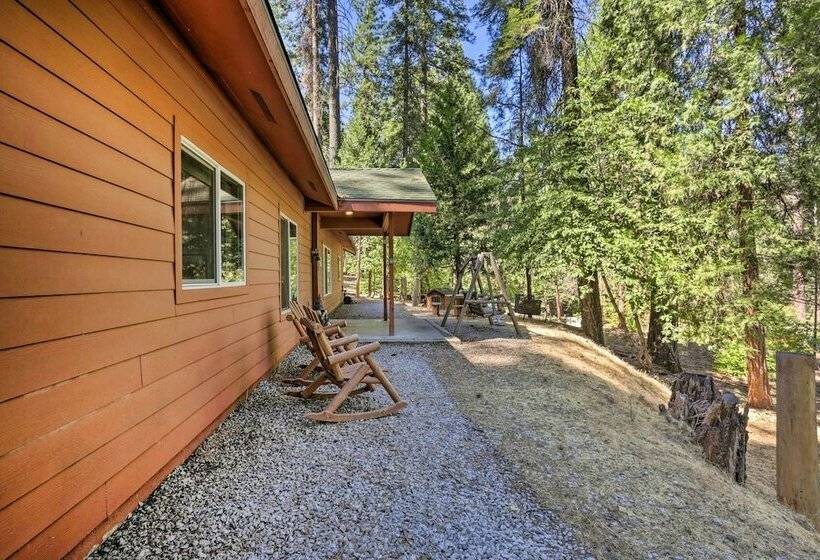 Peaceful + Private Mariposa Cabin On 2 Acres!