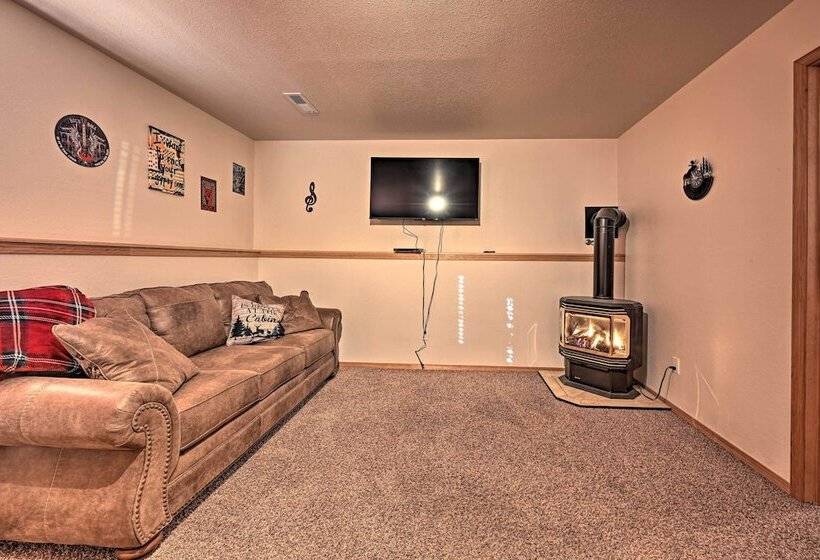 Peaceful Superior Home W/ Fire Pit & Mtn View