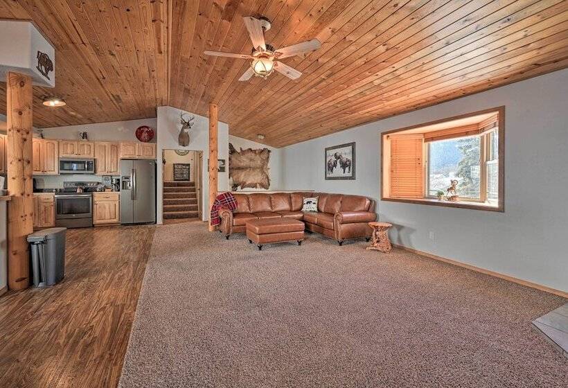 Peaceful Superior Home W/ Fire Pit & Mtn View