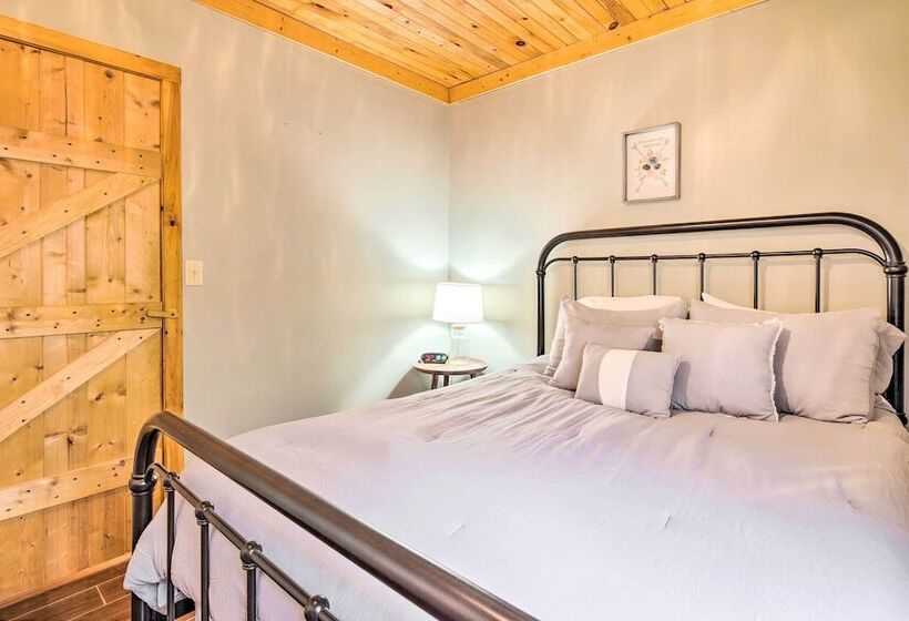 Penrose Home W/ Covered Deck + Fire Pit!