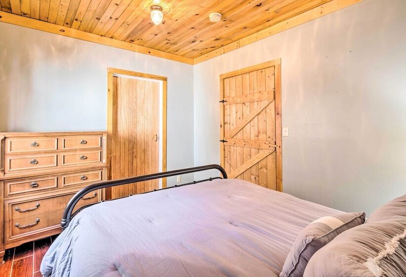 Penrose Home W/ Covered Deck + Fire Pit!