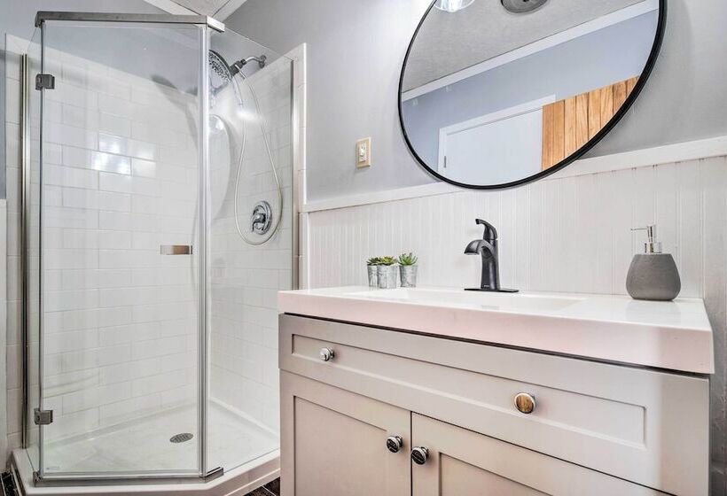 Penrose Home W/ Covered Deck + Fire Pit!