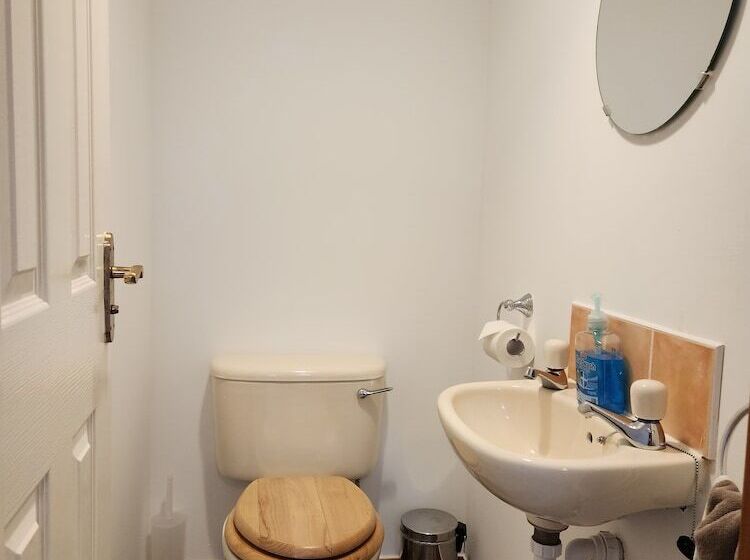 Пансион Boutique 4 Bed Home In Inverness