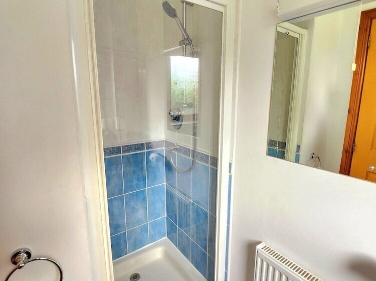 Пансион Boutique 4 Bed Home In Inverness