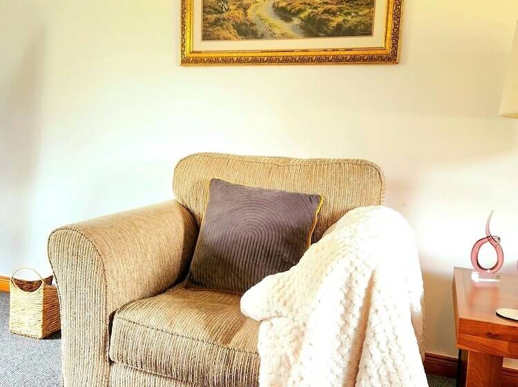 Пансион Boutique 4 Bed Home In Inverness