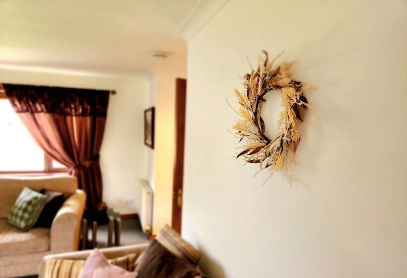 Пансион Boutique 4 Bed Home In Inverness