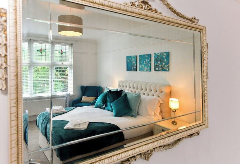 펜션 Just Stay Wales   Highmead House