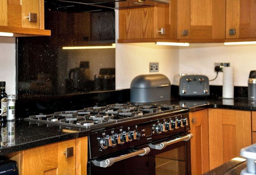 펜션 Just Stay Wales   Highmead House