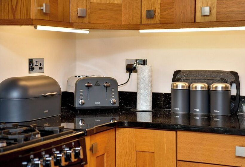 펜션 Just Stay Wales   Highmead House