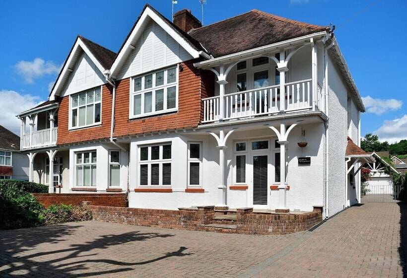 펜션 Just Stay Wales   Highmead House