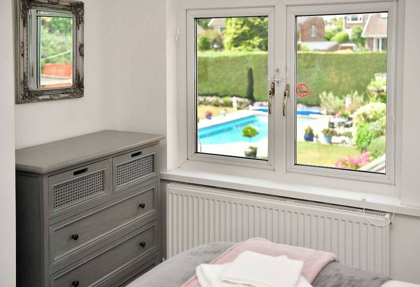 펜션 Just Stay Wales   Highmead House