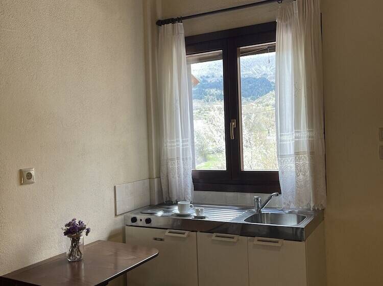 膳宿费 Ta Livadia