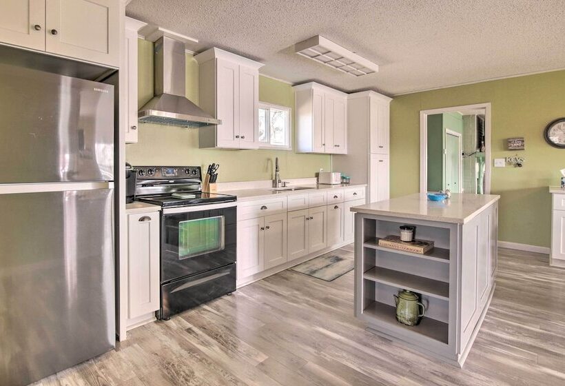 Pet Friendly Lake Buchanan Retreat W/ Fire Pit!